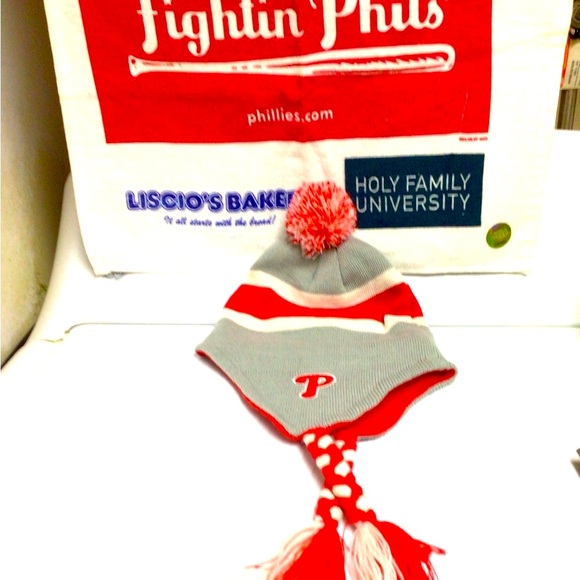 Philadelphia Phillies Vintage Winter Beanie - Picture 1 of 5